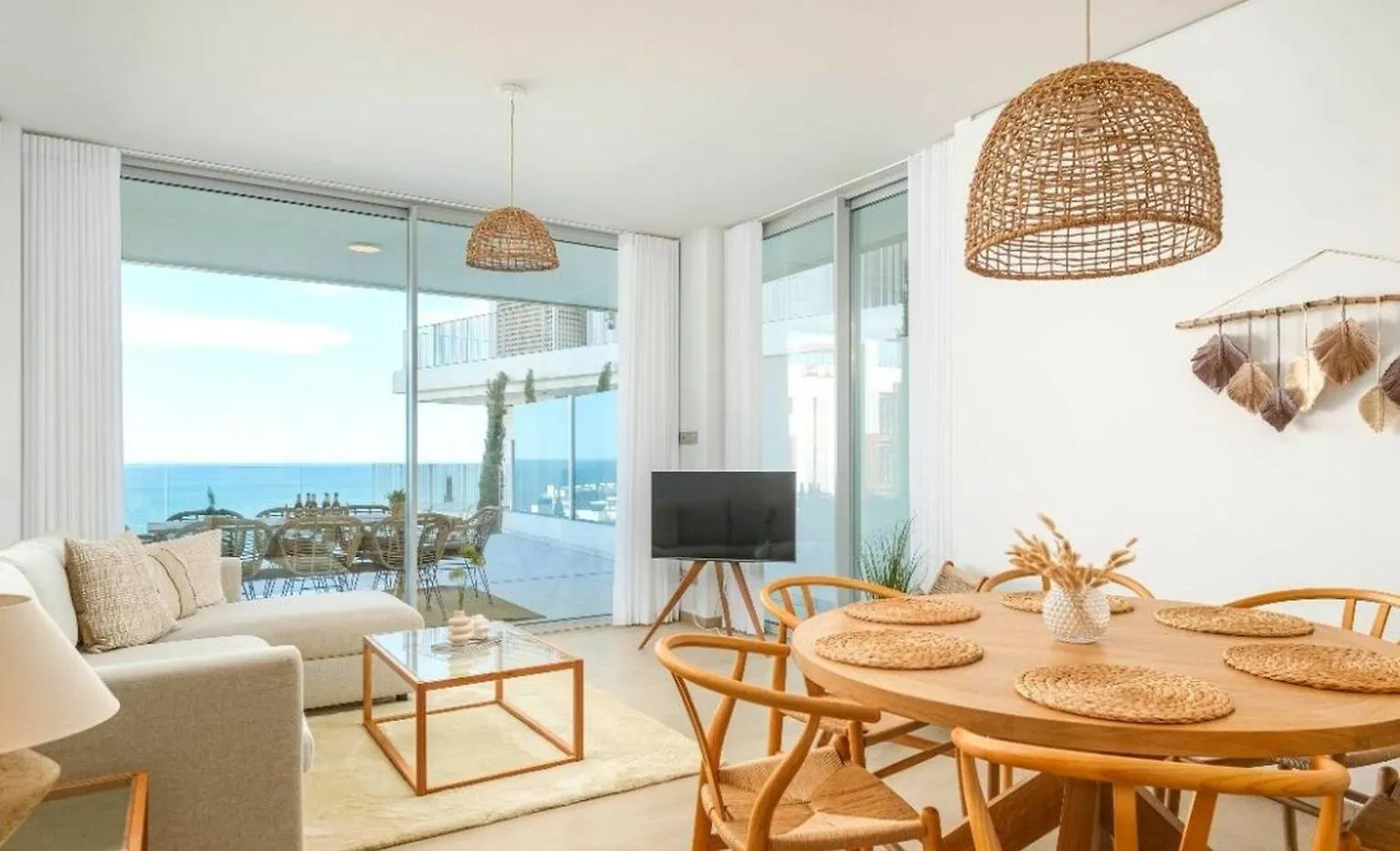 Med Two Luxury Apartment With Sea View location